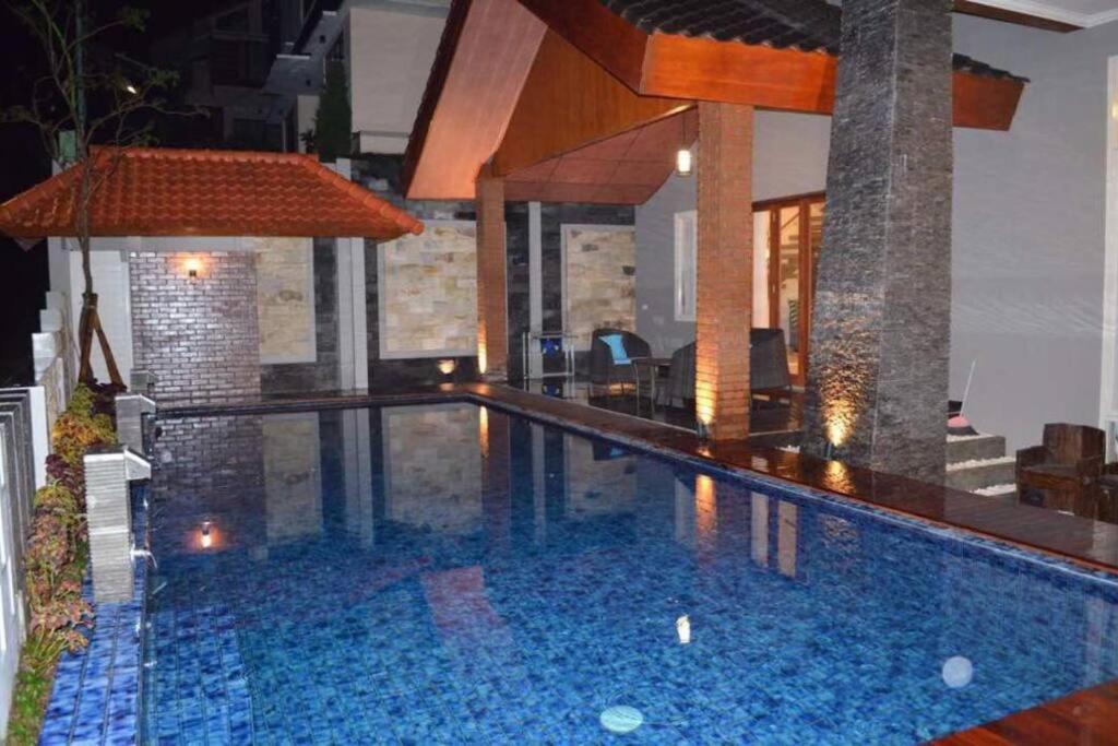 Villa Agro Kusuma Pinus R7 巴图 外观 照片