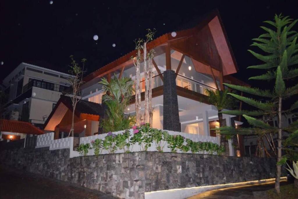 Villa Agro Kusuma Pinus R7 巴图 外观 照片